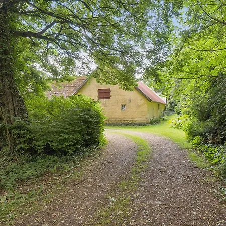 Villa Bright With Garden And Togetherness *