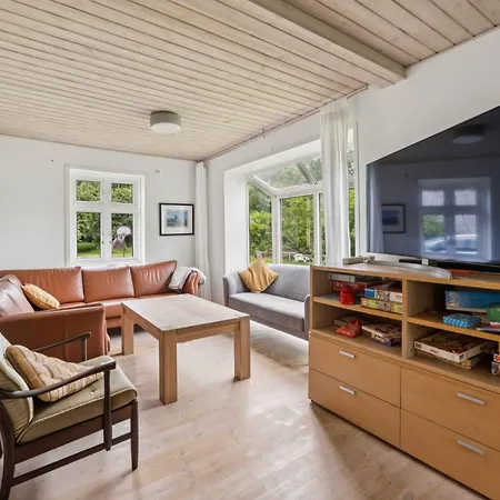 Bright With Garden And Togetherness *